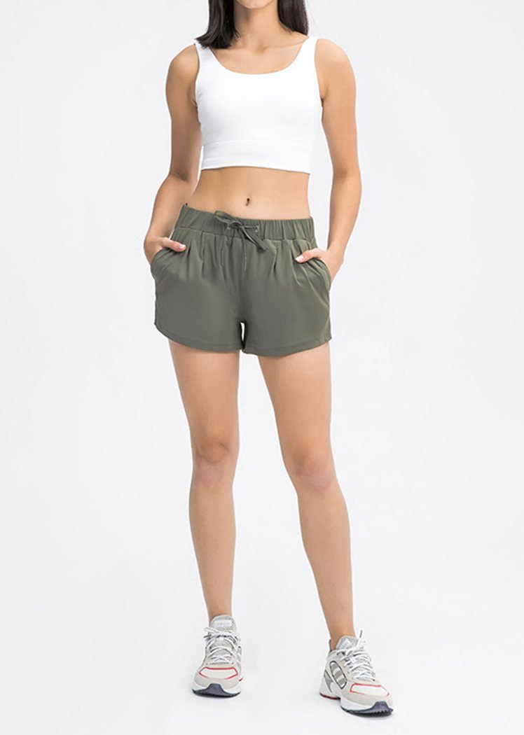 Drawstring Waist Loose Yoga Shorts with Pockets